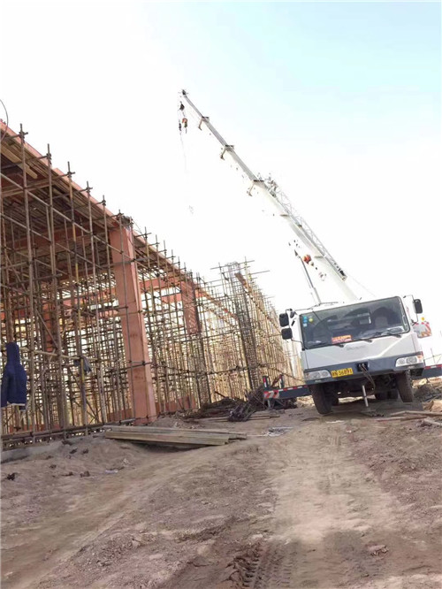 兴隆台区吊车作业的安全注意事项有哪些？